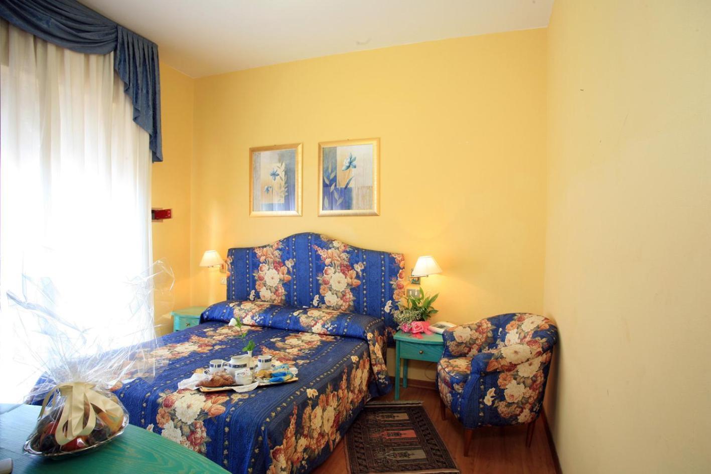 Single Room,923663401:JPEG