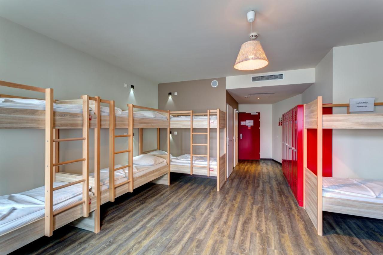 Bed in 9-Bed Mixed Dormitory Room
