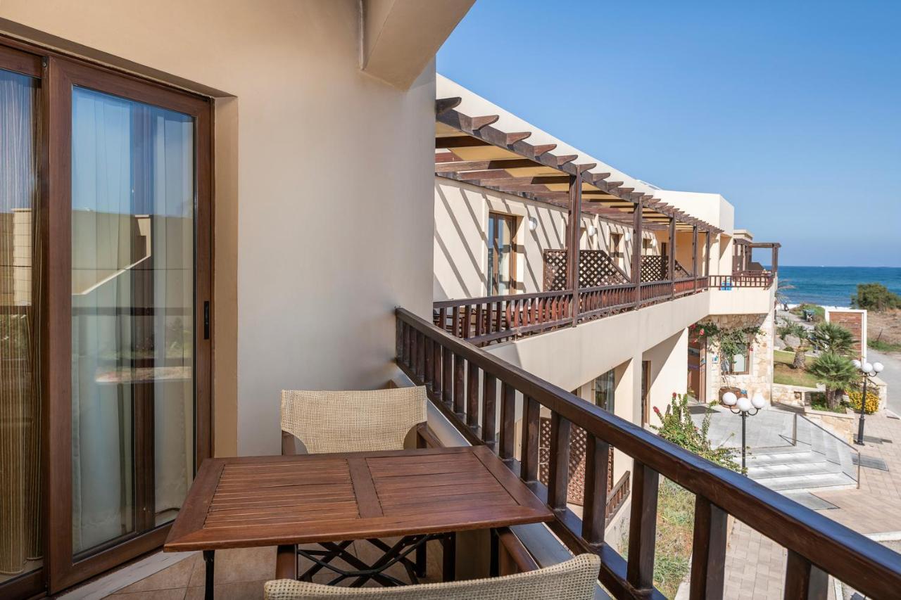 One-Bedroom Apartment Side Sea View
