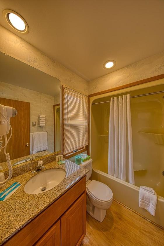 2 Bed Efficiency with Kitchen