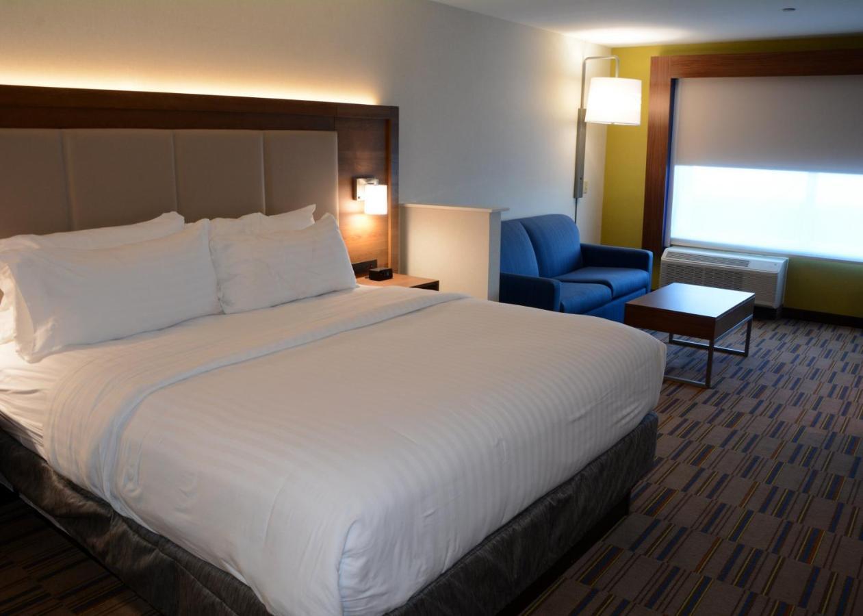 King Suite with Sofa Bed