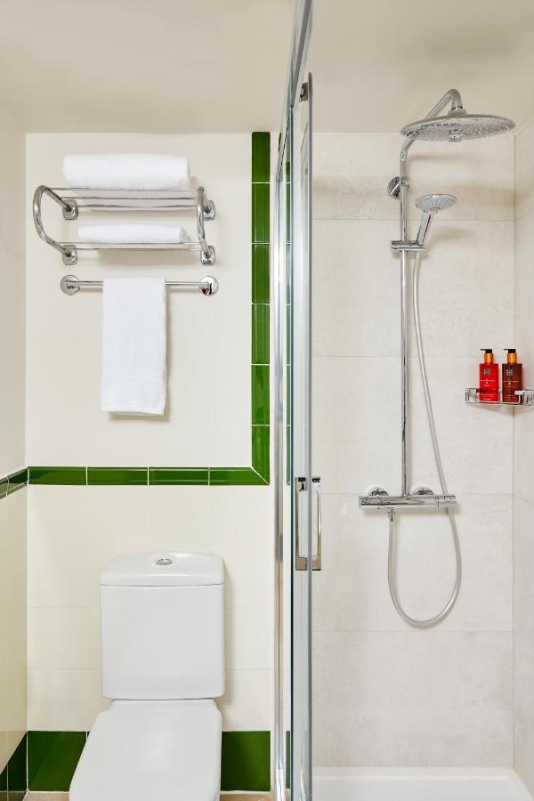 King Room Mobility Access or Roll Shower Non-Smoking,1207566658:JPEG