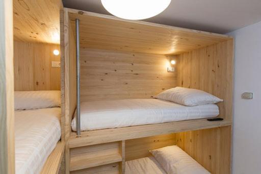 Quadruple Room Private Bathroom