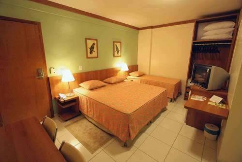 Quarto com Cama de Casal ou 2 de Solteiro e Vista