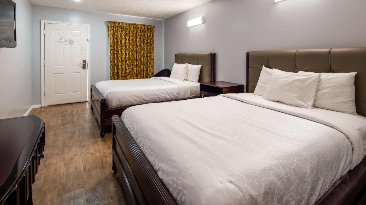 Queen Room Two Queen Beds