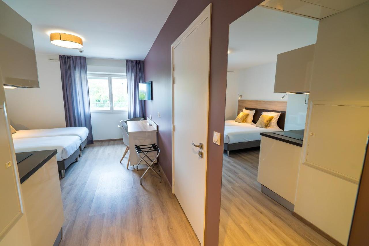 Comfort Studio 2 Single Beds 1