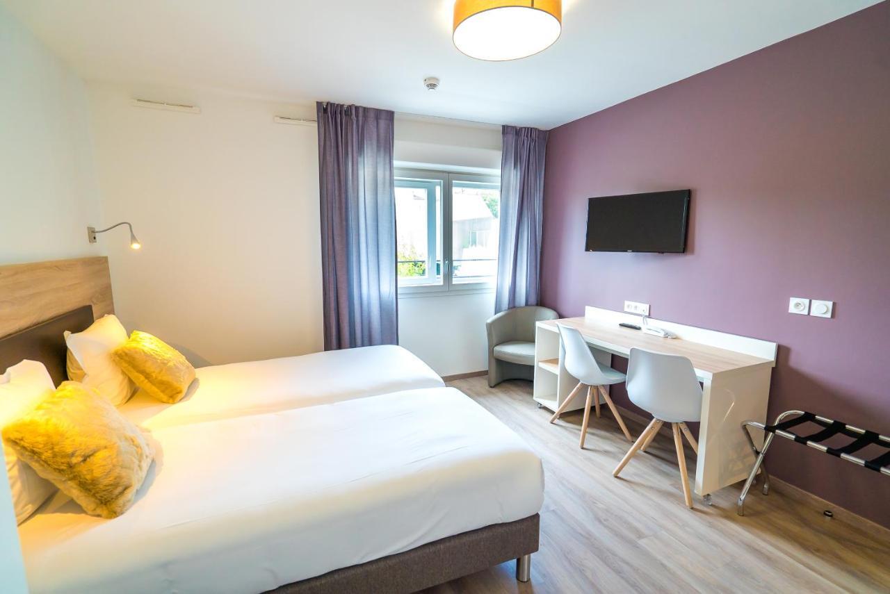 Comfort Studio 2 Single Beds 1