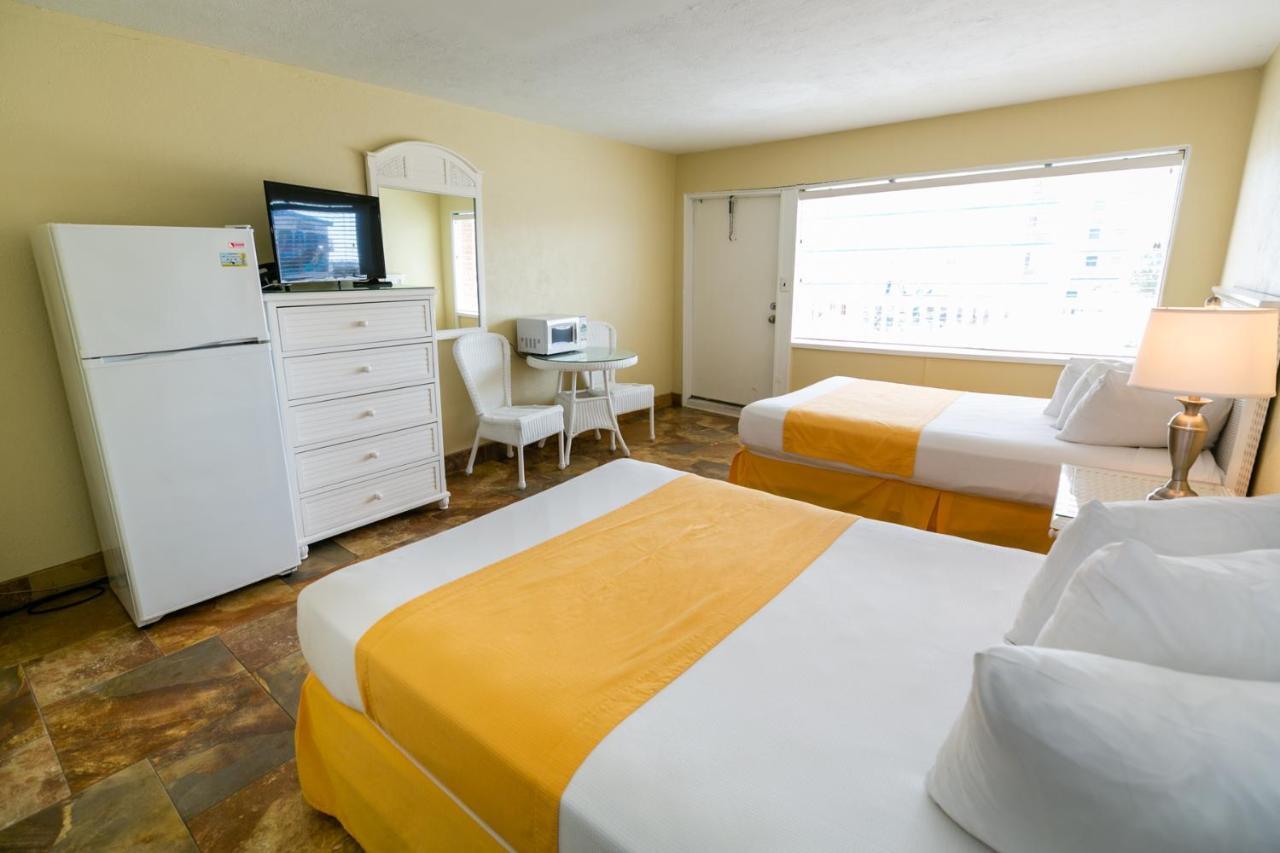 Standard Room with Two Double Beds