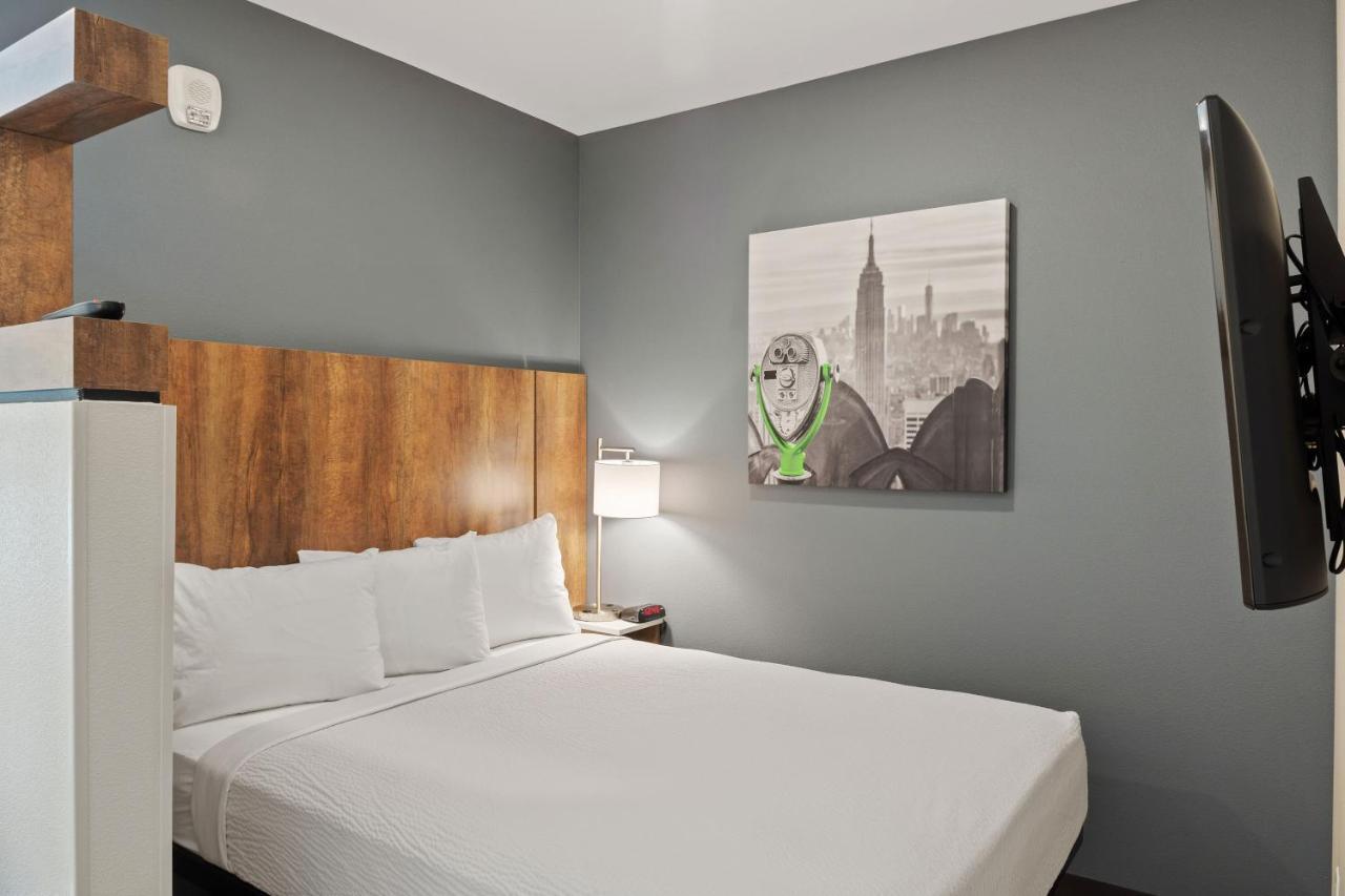 Deluxe Queen Studio 2 Queen Beds Hearing Accesible Non-Smoking