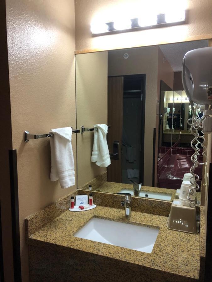 Deluxe Queen Studio with Two Queen Beds - Non-Smoking