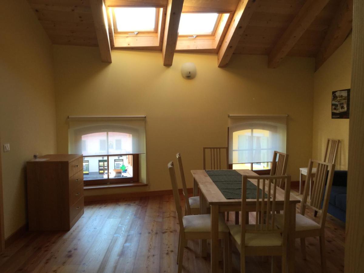Three-Bedroom Apartment,967815295:JPEG