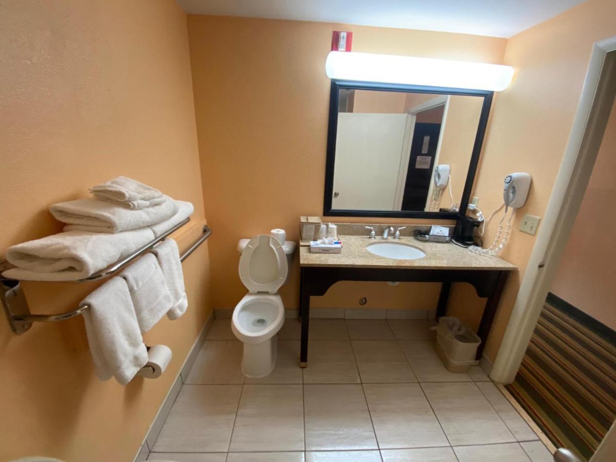 Queen Room with Two Queen Beds - Mobility Access/Non-Smoking
