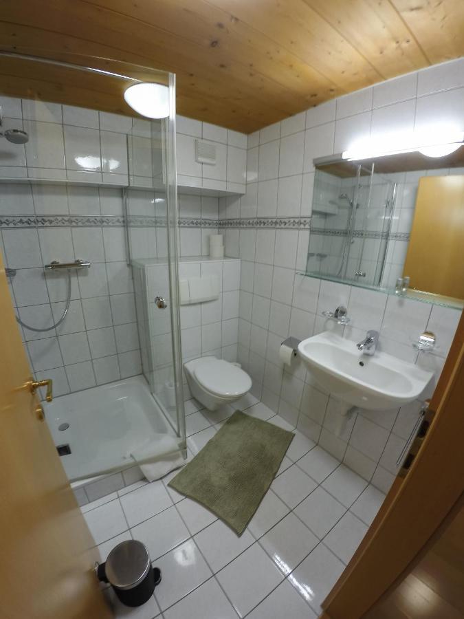 Einzelzimmer mit eigenem Bad