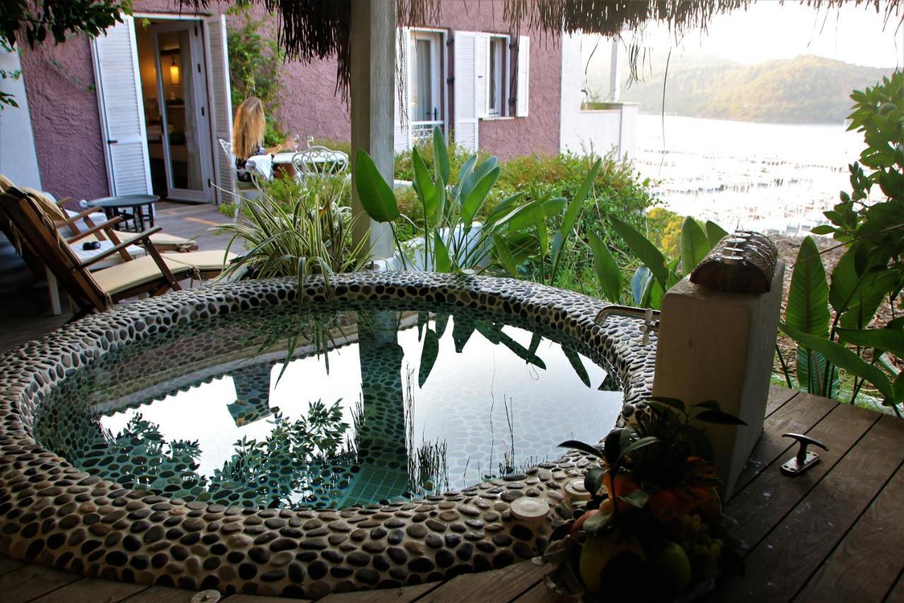 Deluxe Suite Sea View with Jacuzzi