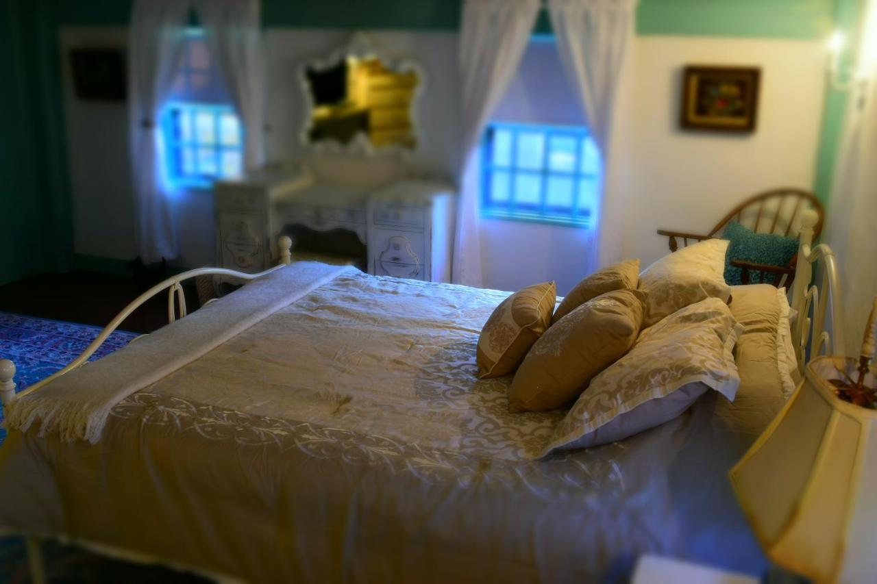 Queen Room with Shared Bathroom
