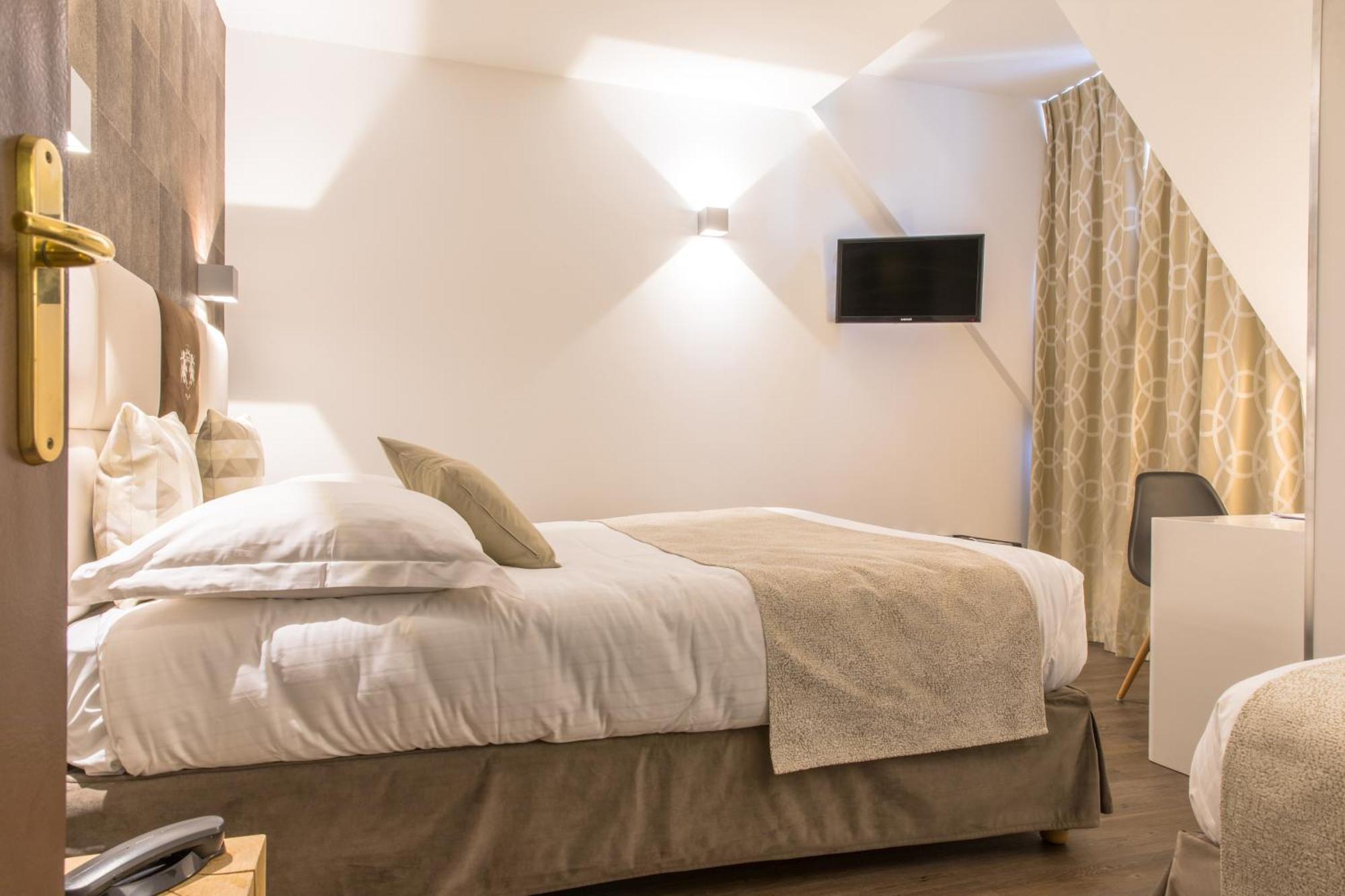 Triple Room,977182108:JPEG