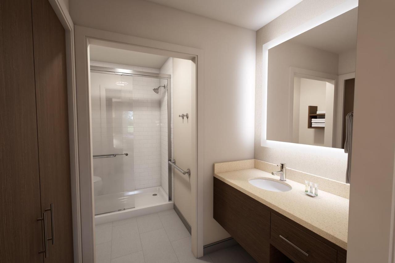 One-Bedroom King Suite