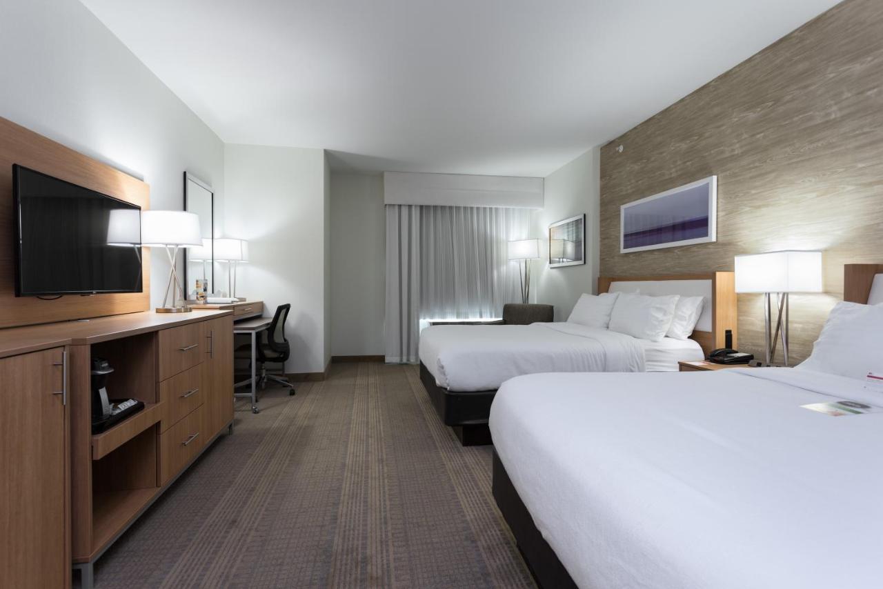 Feature Room with Two Double Beds - Non-Smoking