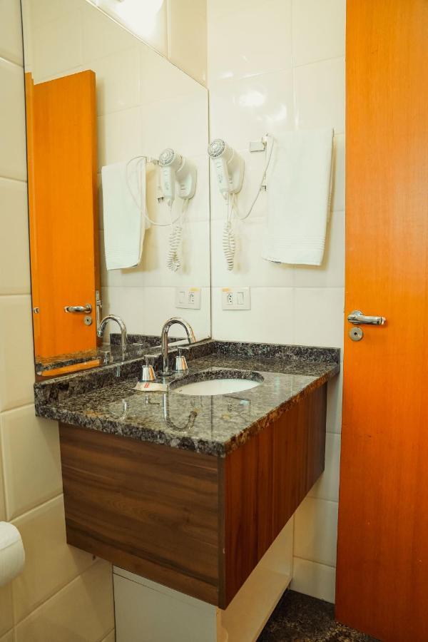 Quarto Deluxe com Cama de Casal ou 2 de Solteiro