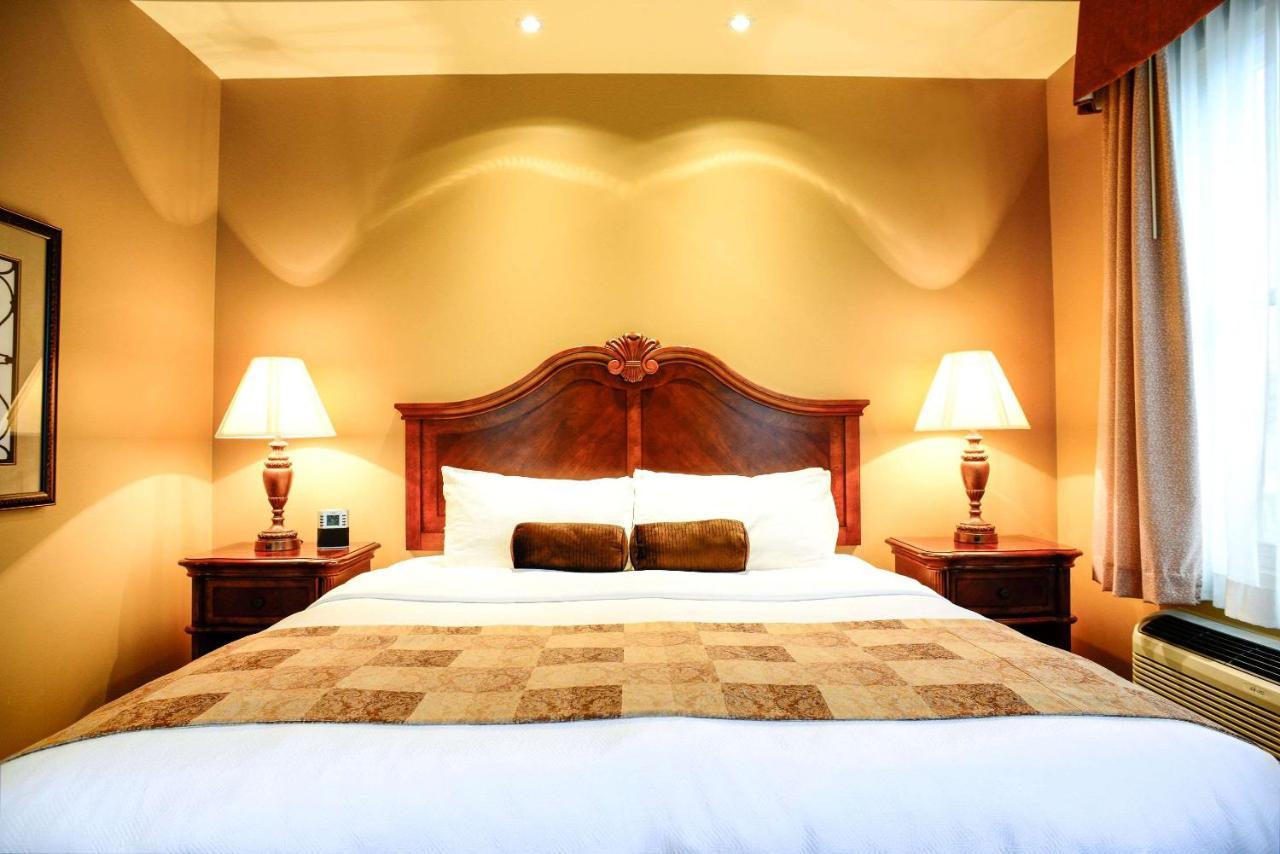 Superior Queen Room - Non-Smoking