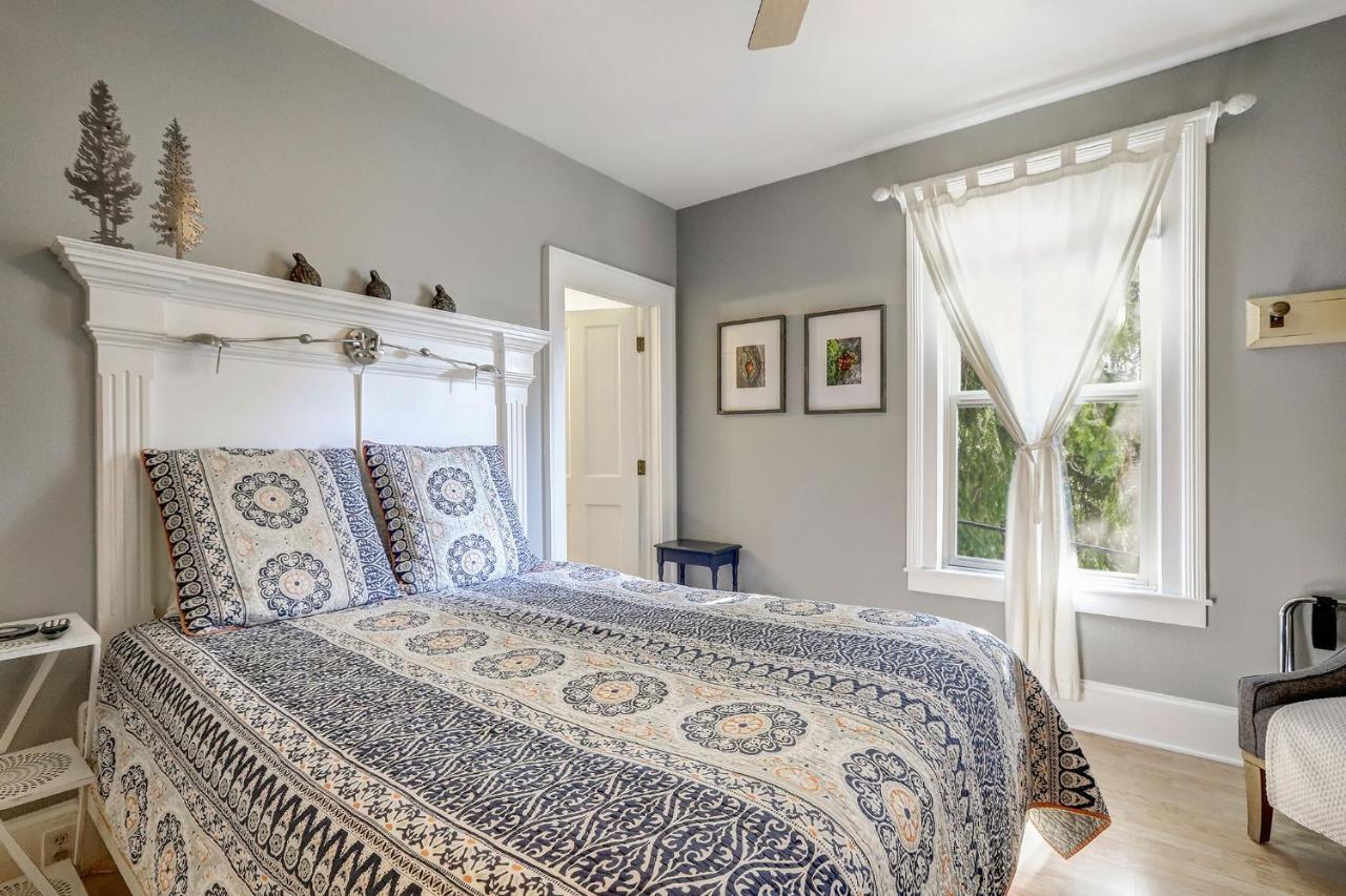 Queen Room