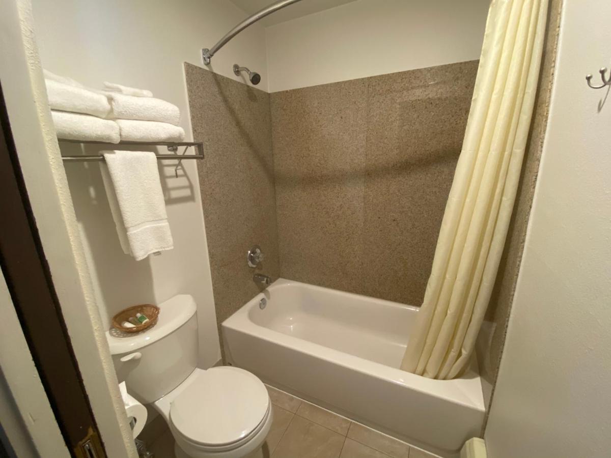Deluxe Queen Room,1706869471:JPEG