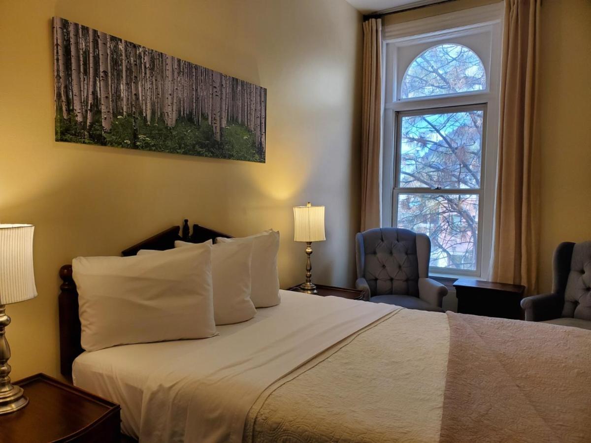 Queen Room