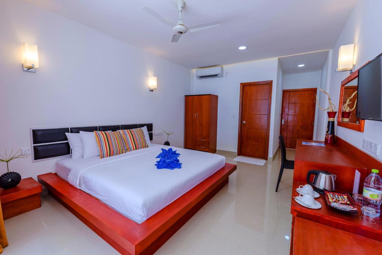Double Room Balcony Side Sea View