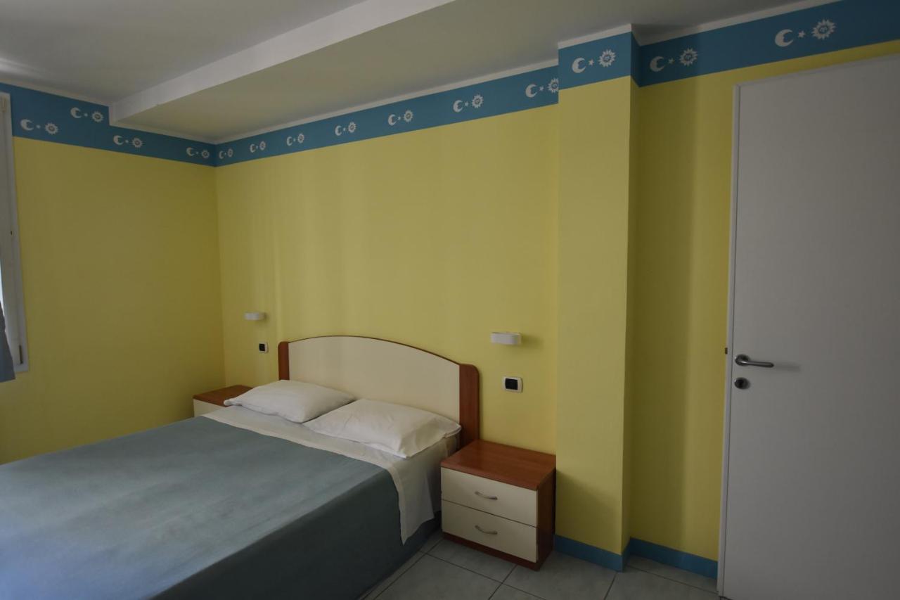 Two-Bedroom Suite,996153853:JPEG