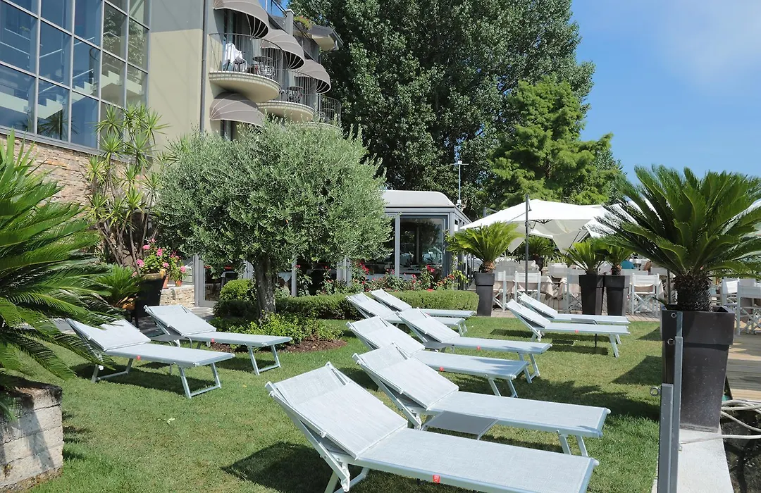 Hotel Aurora-1