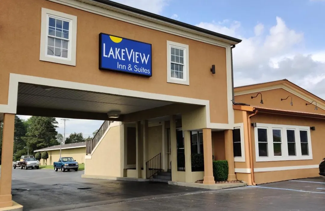 Lake View Inn & Suites-1