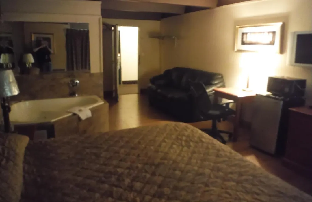 Budgetel Inn & Suites Hotel-1