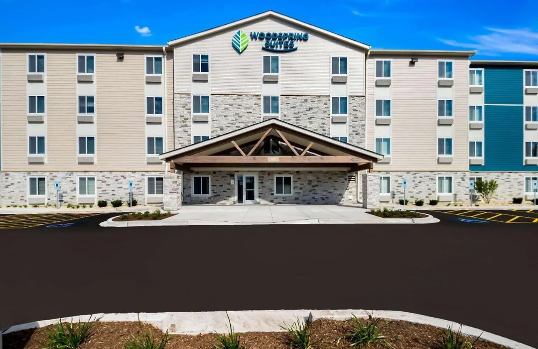 Woodspring Suites Chicago Addison-1