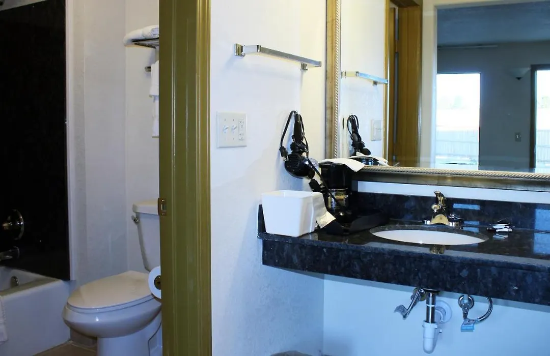 Royal Inn & Suites-1