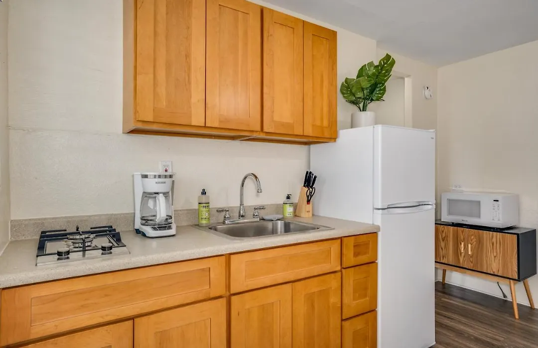 Aloha Suites Waikiki-1