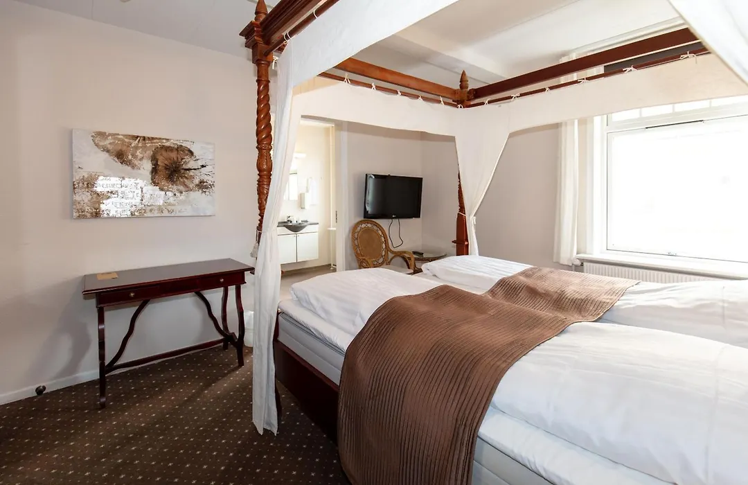 Foldens Hotel-1