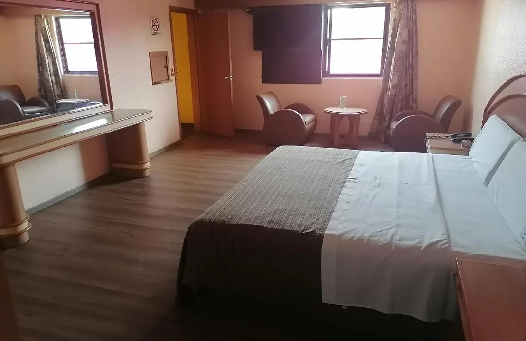 Hotel Puerta del Sol-1