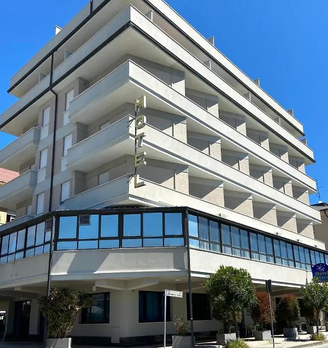 Hotel Riviera-1