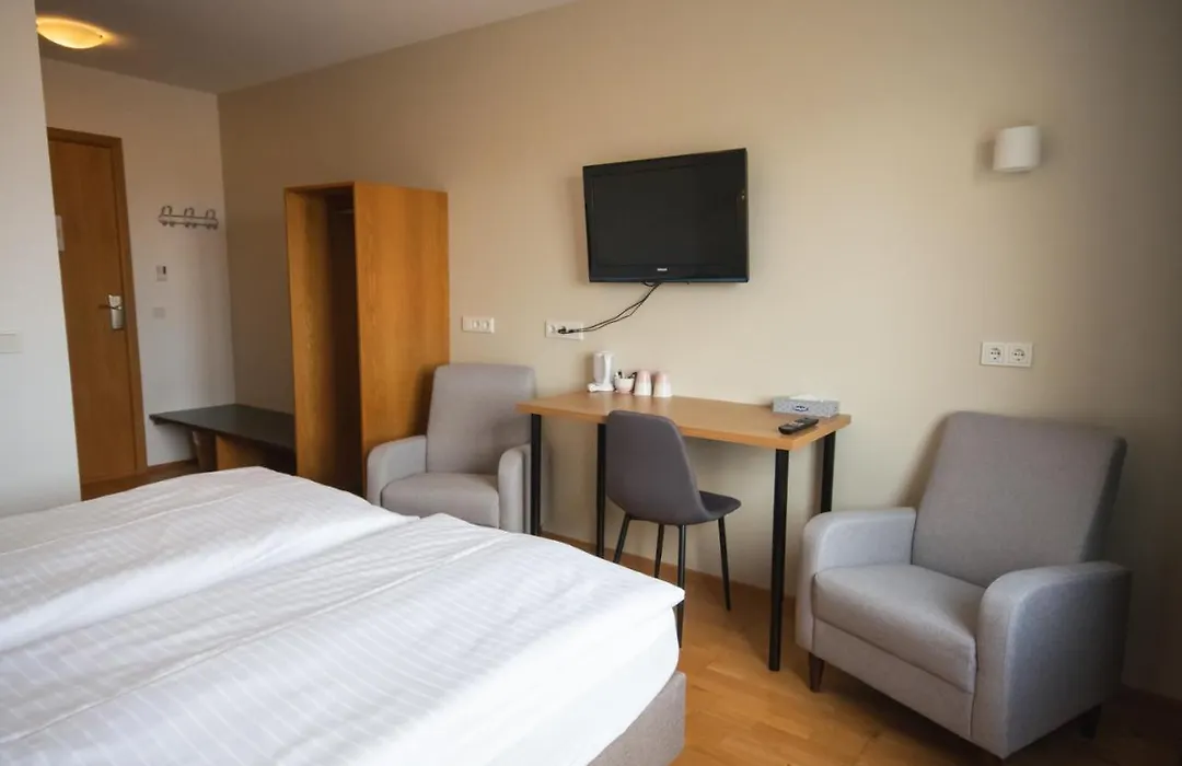 Hotel Burfell-1