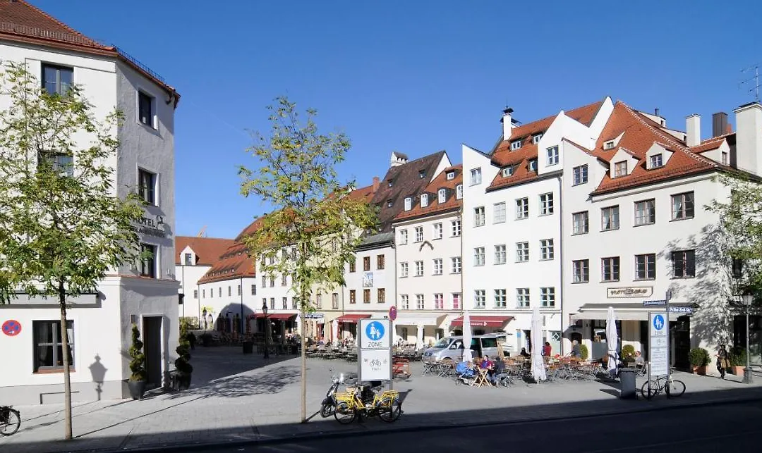 Hotel Blauer Bock-1