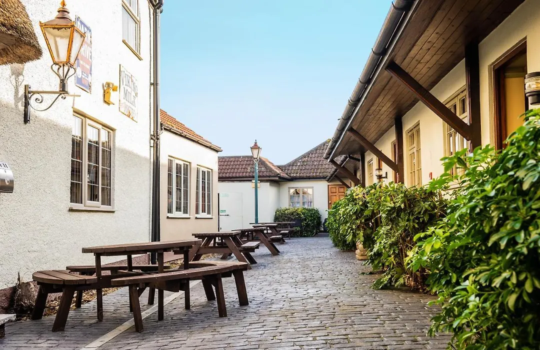 The Half Moon Inn And Country Lodge-1