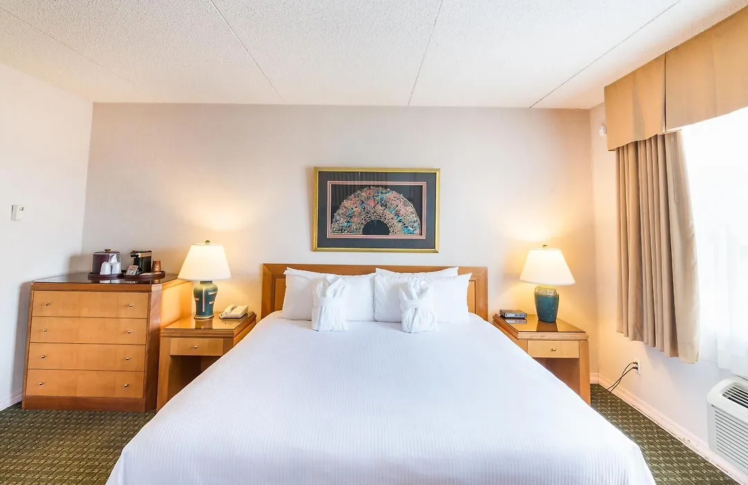 Ramada By Wyndham Thunder Bay Airlane Hotel-1