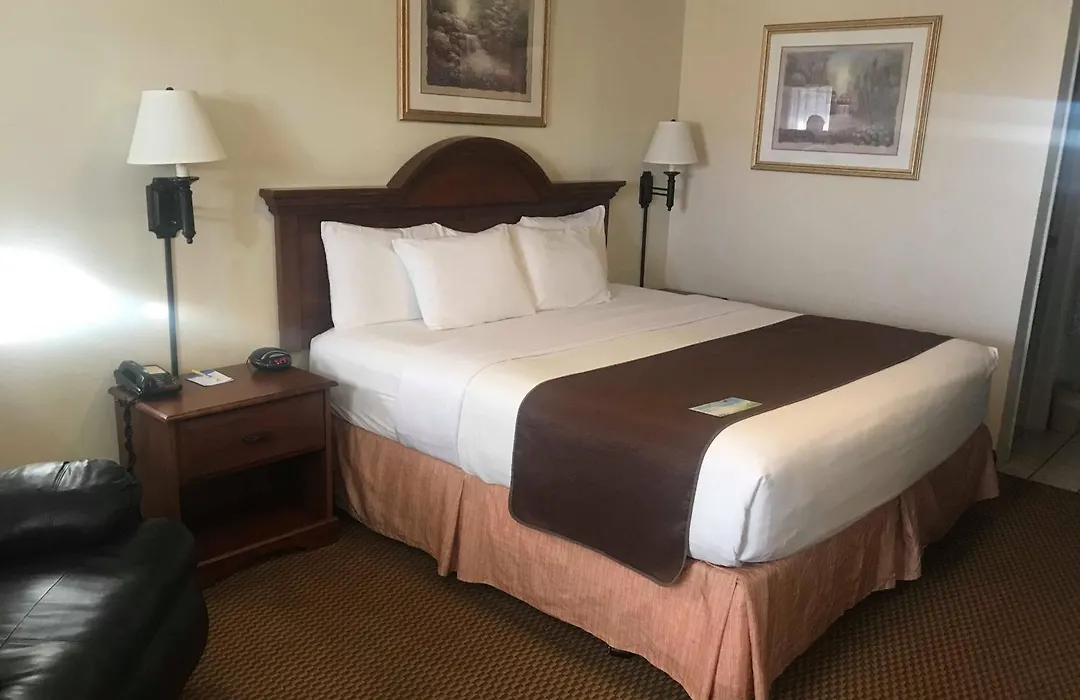 Days Inn By Wyndham Abilene-1