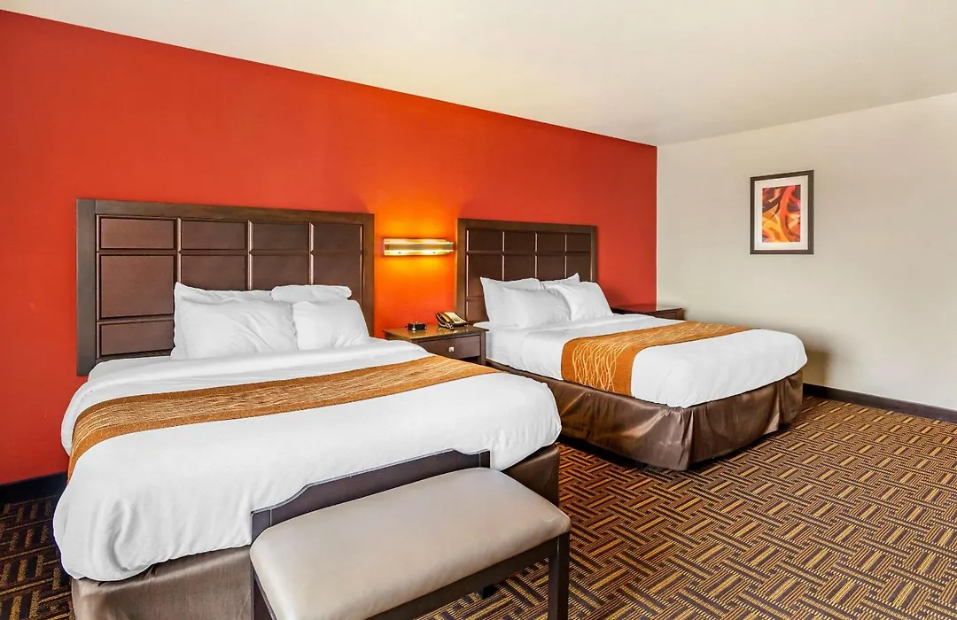 Legend Hotel Minot-1