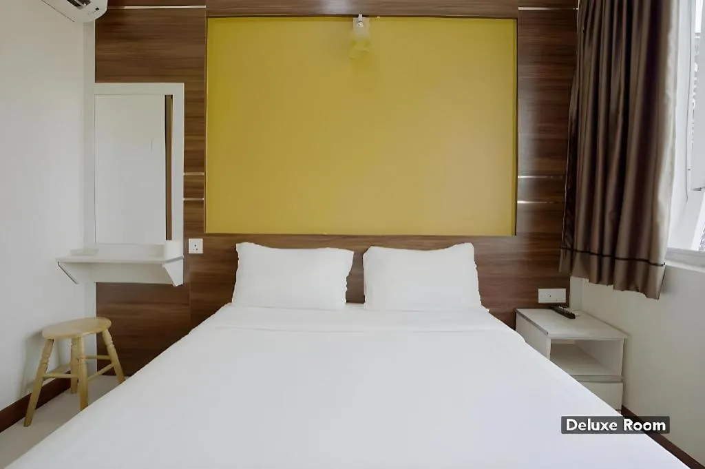Golden Night Hotel-1