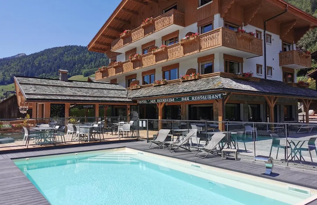Hôtel-Chalet Les Ecureuils Restaurant, Spa, Sauna, Garage-1