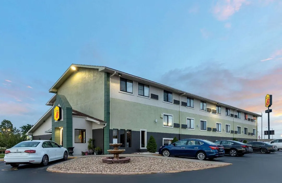 Super 8 By Wyndham Kansas City At Barry Road/Airport-1