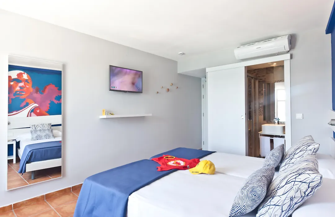 Ryans La Marina (Adults Only)-1