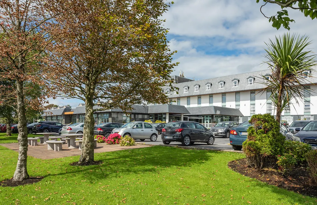 Flannery'S Hotel-1
