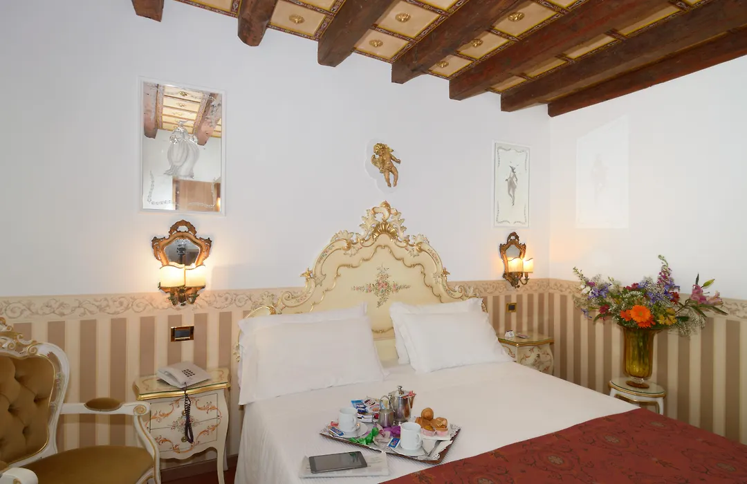 Unahotels Ala Venezia-Adults 16-1